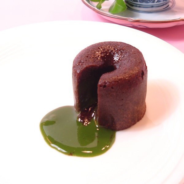 新宮産抹茶チョコレートを包んだ濃厚なフォンダンショコラ